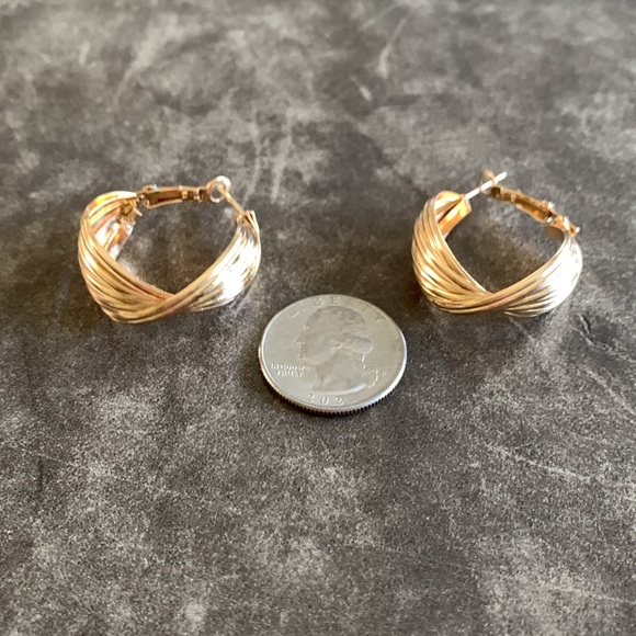 6/$8 NEW Gold Tone Hoop Earrings - Picture 8 of 11